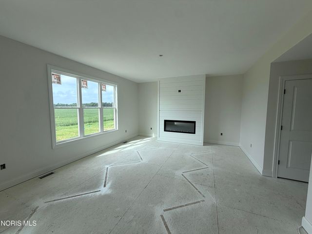 9841 Featherwood Lane, Sylvania, OH 43560