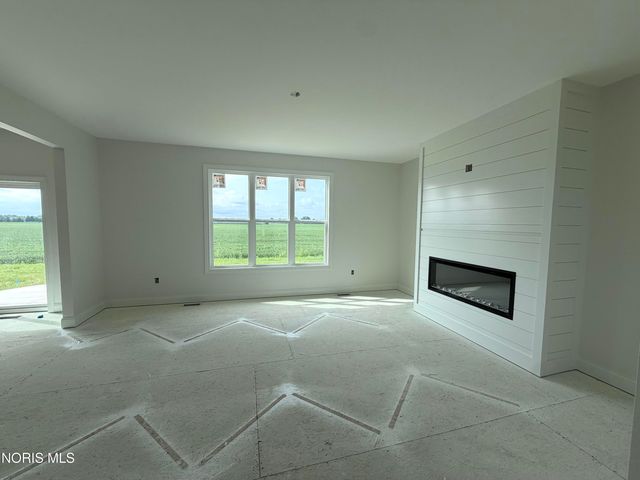 9841 Featherwood Lane, Sylvania, OH 43560