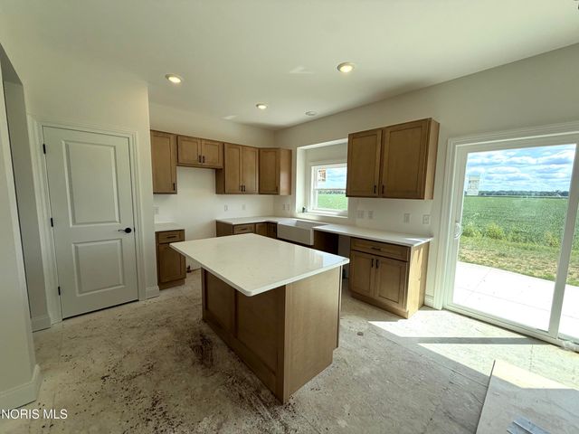 9841 Featherwood Lane, Sylvania, OH 43560