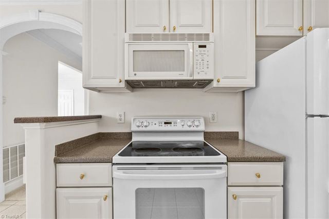 524 College Road 306, Greensboro, NC 27410