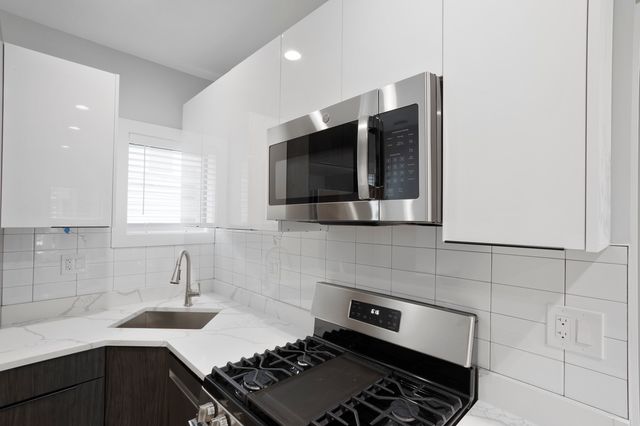 7740 N Eastlake Terrace 2W, Chicago, IL 60626