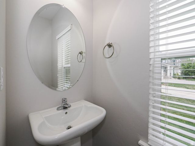 7835 N BRIDLEWAY RD, Eagle Mountain, UT 84005