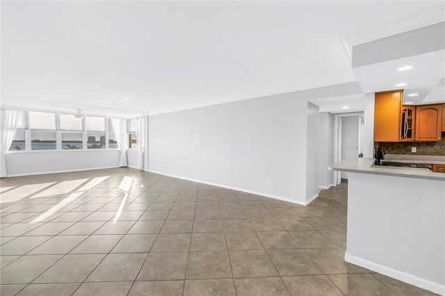 5108 BRITTANY DRIVE S 405, St Petersburg, FL 33715