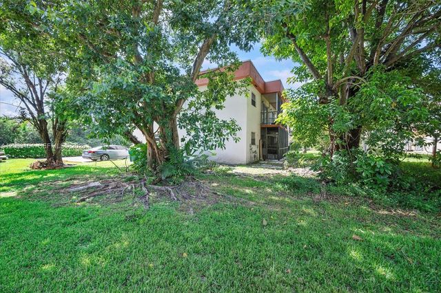 13980 NE 2nd Ct, Miami, FL 33161