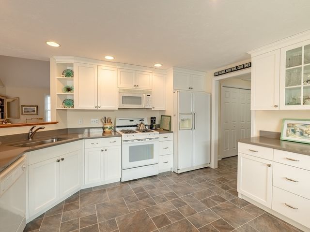 74 Tussock Brook Rd 74, Duxbury, MA 02332