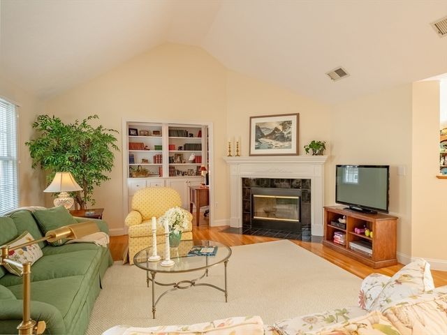 74 Tussock Brook Rd 74, Duxbury, MA 02332