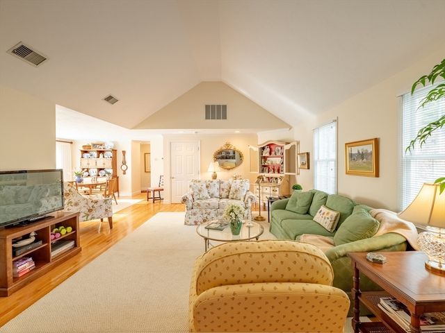 74 Tussock Brook Rd 74, Duxbury, MA 02332