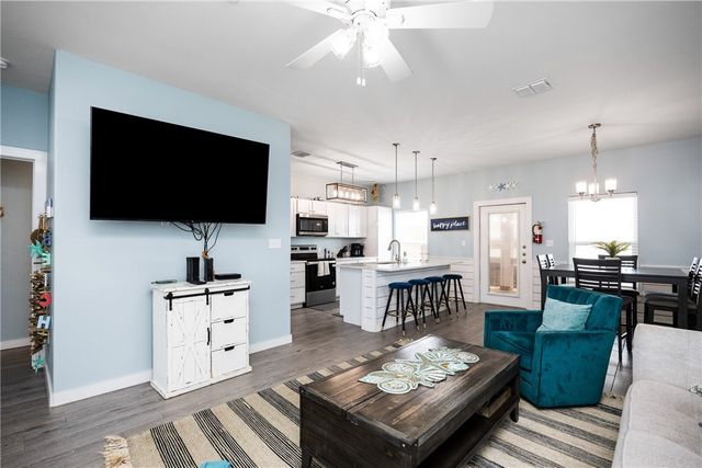 15101 Kokomo Dr, Corpus Christi, TX 78418