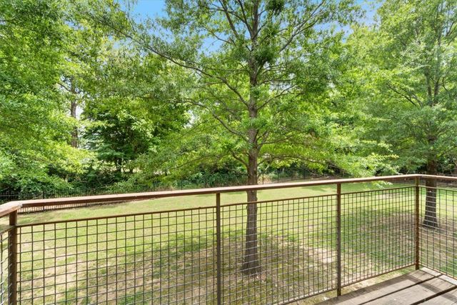 1844 N Scull Creek Drive, Fayetteville, AR 72703
