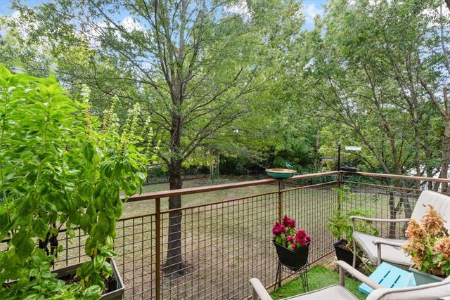 1844 N Scull Creek Drive, Fayetteville, AR 72703