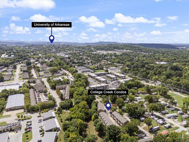 1844 N Scull Creek Drive, Fayetteville, AR 72703