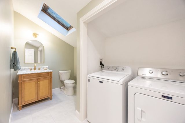 8 Fairway View Ln 8, Norton, MA 02766