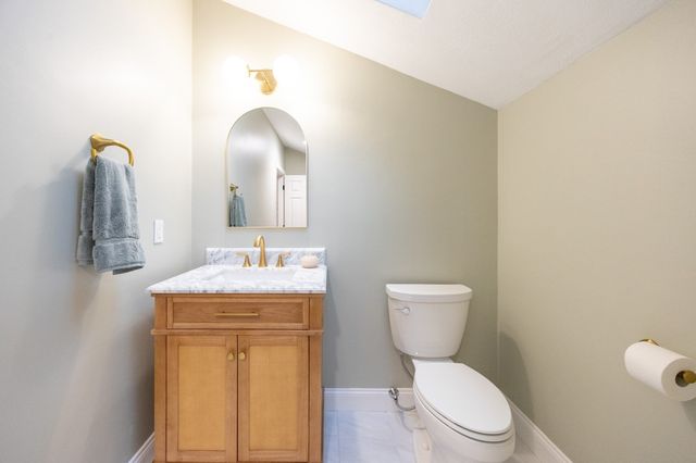 8 Fairway View Ln 8, Norton, MA 02766