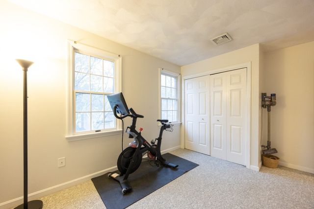 8 Fairway View Ln 8, Norton, MA 02766