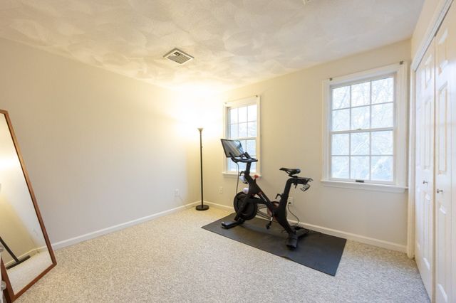 8 Fairway View Ln 8, Norton, MA 02766