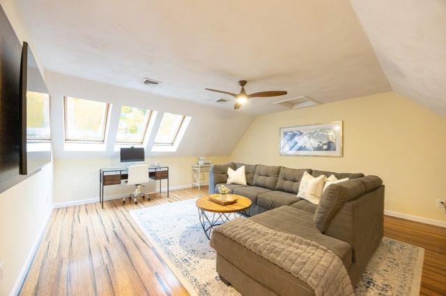 8 Fairway View Ln 8, Norton, MA 02766