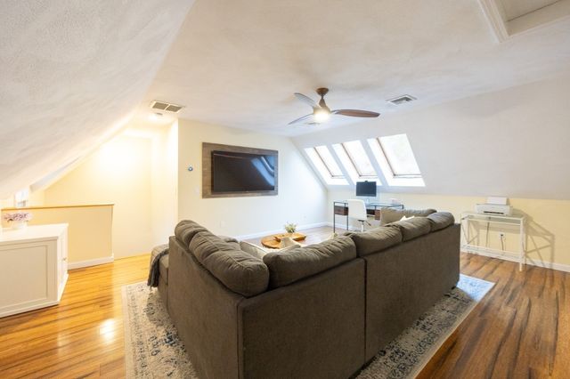 8 Fairway View Ln 8, Norton, MA 02766