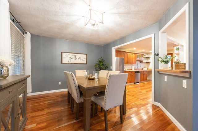 8 Fairway View Ln 8, Norton, MA 02766