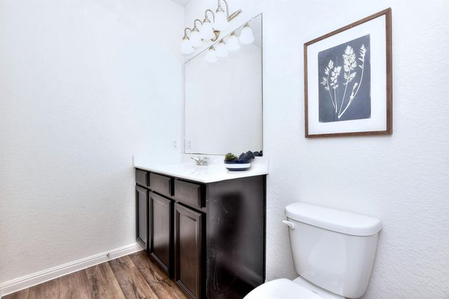 109 Helios DR, Jarrell, TX 76537