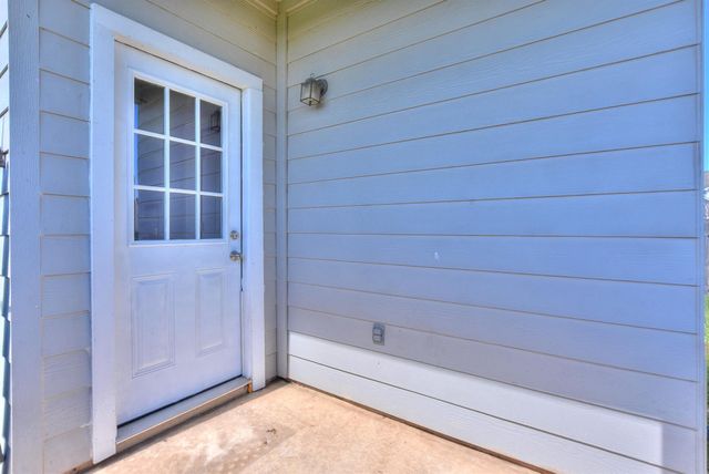 109 Helios DR, Jarrell, TX 76537