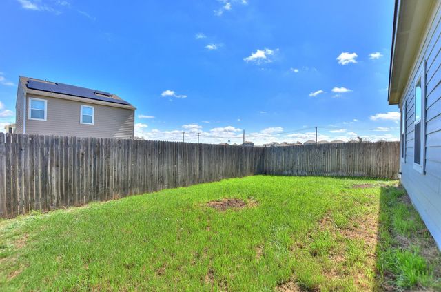 109 Helios DR, Jarrell, TX 76537