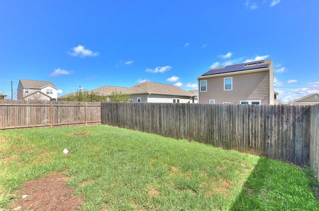 109 Helios DR, Jarrell, TX 76537