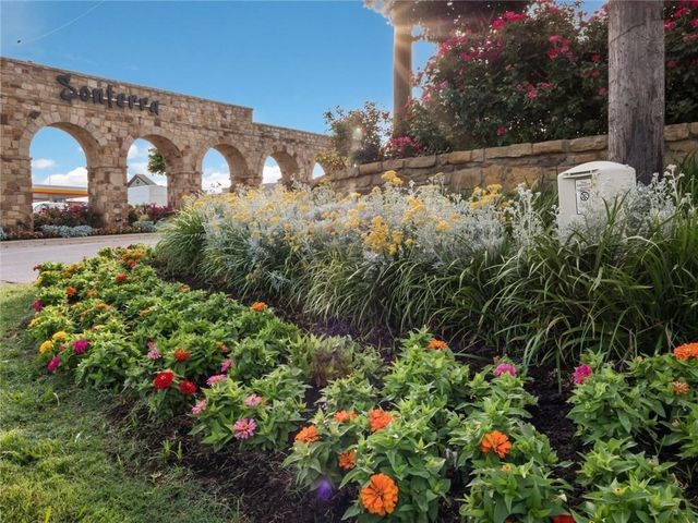 109 Helios DR, Jarrell, TX 76537