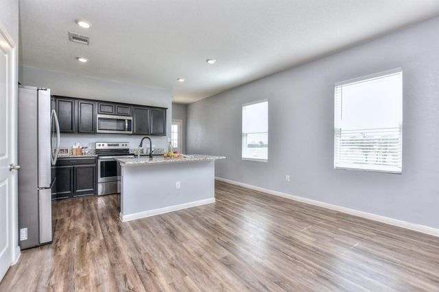 109 Helios DR, Jarrell, TX 76537