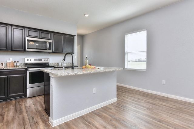 109 Helios DR, Jarrell, TX 76537