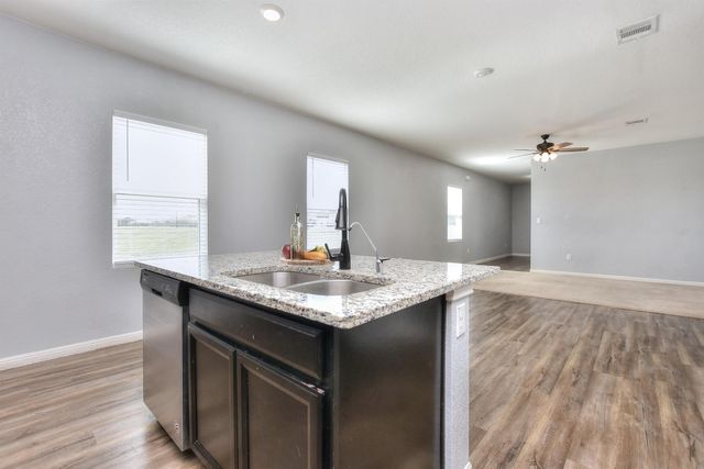 109 Helios DR, Jarrell, TX 76537