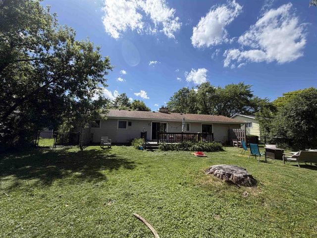 1020 Devonshire Drive, Oshkosh, WI 54902