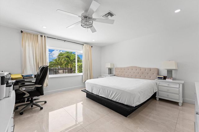 2948 NE 35th Court, Lighthouse Point, FL 33064
