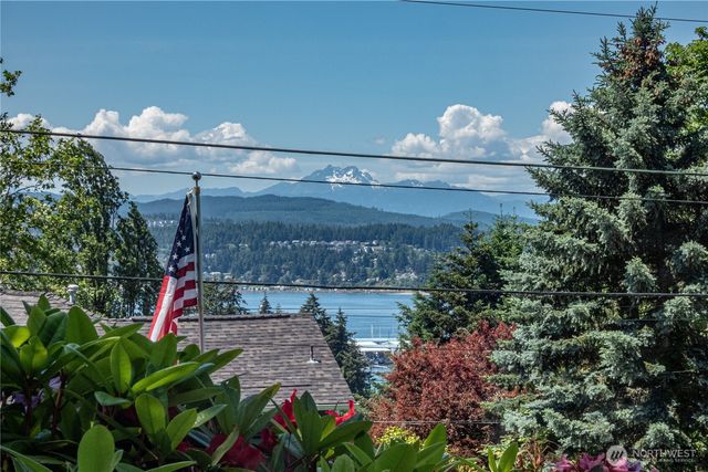 209 Tracy Avenue, Port Orchard, WA 98366