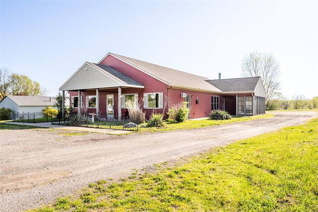 3251 Friday Road, Coloma, MI 49038
