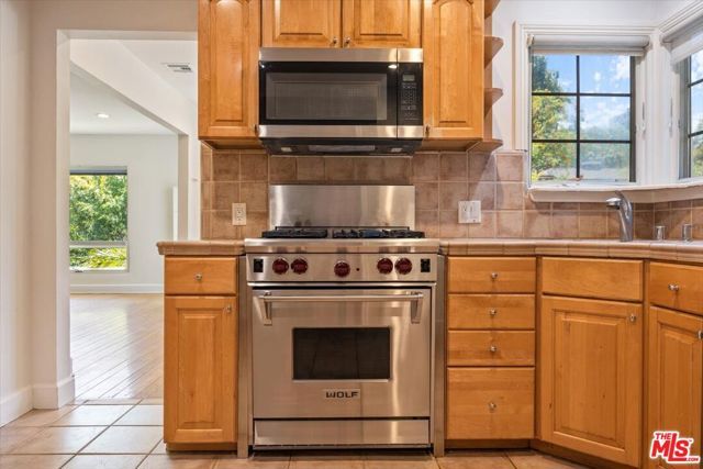 14041 Roblar Road, Sherman Oaks, CA 91423