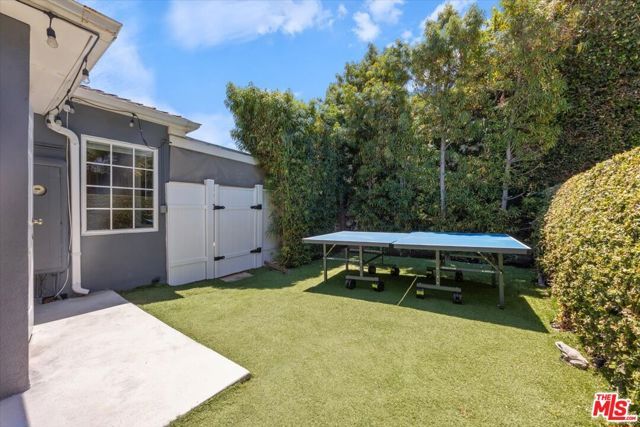 14041 Roblar Road, Sherman Oaks, CA 91423
