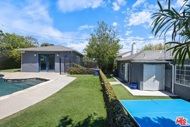 14041 Roblar Road, Sherman Oaks, CA 91423