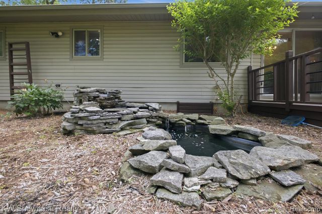 1659 Lockwood, Highland, MI 48356