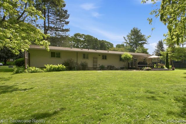 1659 Lockwood, Highland, MI 48356