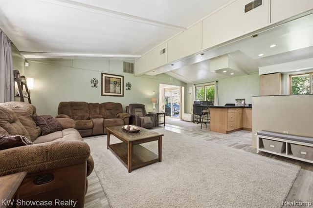 1659 Lockwood, Highland, MI 48356