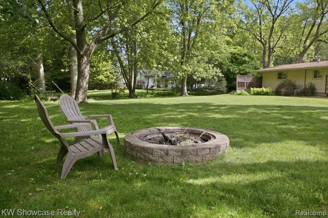 1659 Lockwood, Highland, MI 48356