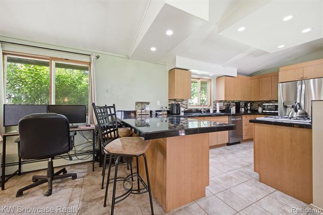 1659 Lockwood, Highland, MI 48356