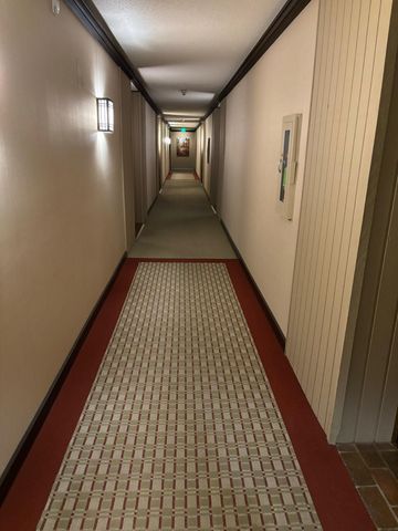 6075 Lincoln Drive 201, Edina, MN 55436