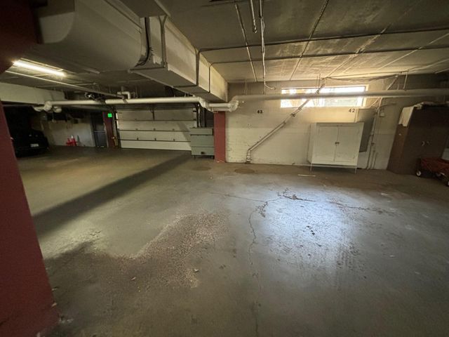 6075 Lincoln Drive 201, Edina, MN 55436