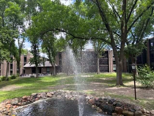 6075 Lincoln Drive 201, Edina, MN 55436