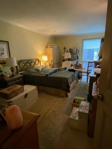 6075 Lincoln Drive 201, Edina, MN 55436