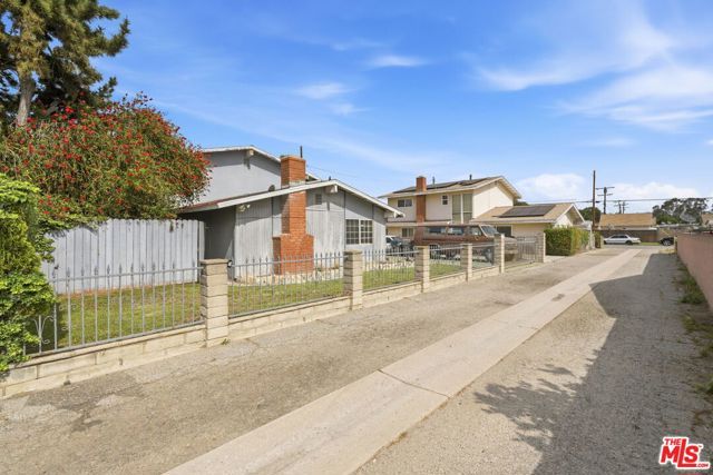 4242 Lavinia Avenue, Lynwood, CA 90262