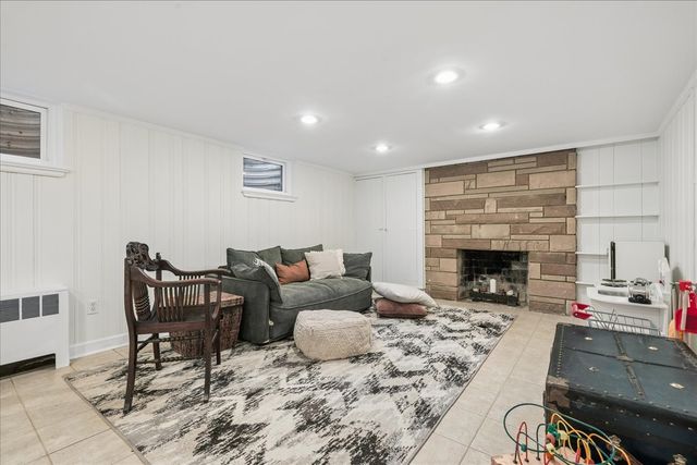 431 S Pine Avenue, Arlington Heights, IL 60005