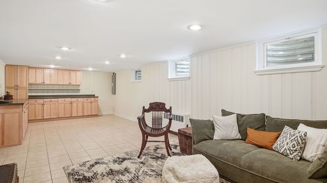 431 S Pine Avenue, Arlington Heights, IL 60005