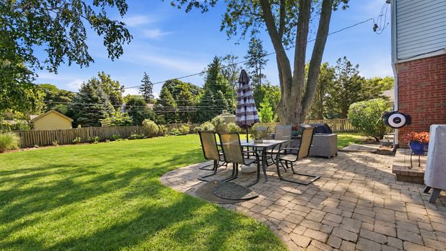 431 S Pine Avenue, Arlington Heights, IL 60005